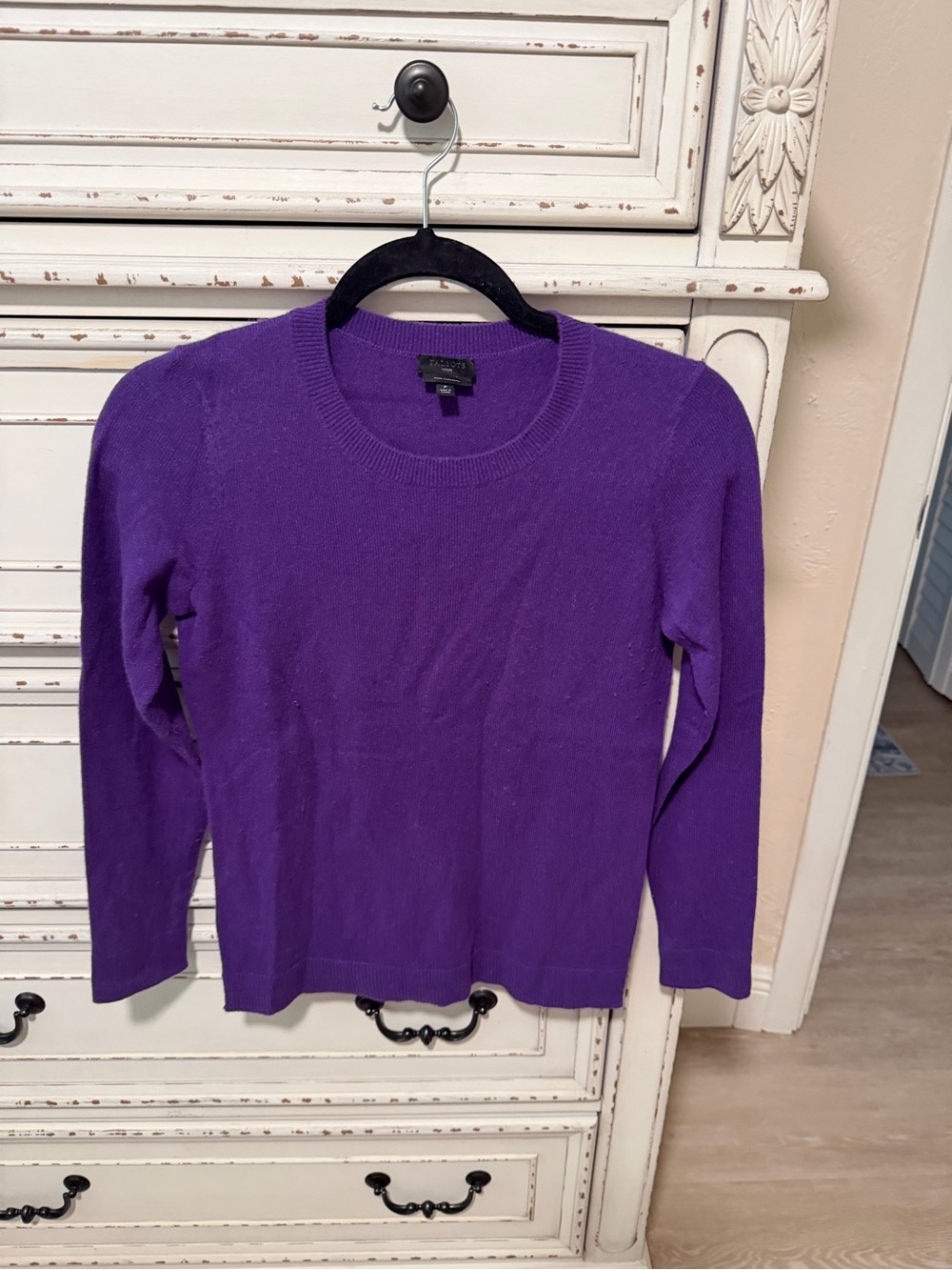 100% Cashmere Talbots Purple Crewneck Long Sleeve Sweater